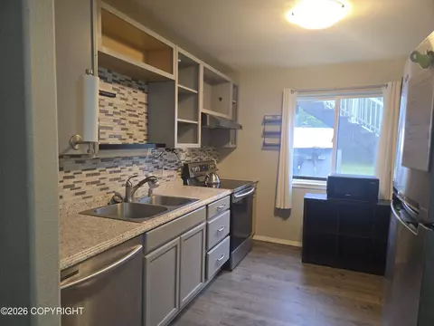 Kitchen - 1960 N Patsy St, Wasilla, AK 99654 photo 5 of 9