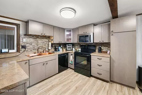 21315 Scenic Dr, Chugiak, AK 99567