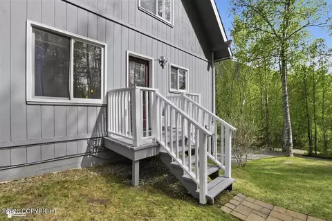 Exterior - 21818 Cloverleaf Rd, Chugiak, AK 99567 photo 6 of 10