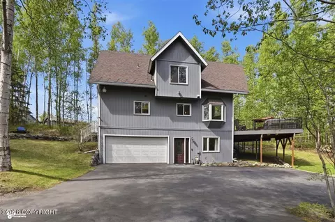 21818 Cloverleaf Rd, Chugiak, AK 99567