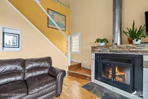 Living - 8201 Robert Dr, Anchorage, AK 99516 photo 2 of 3