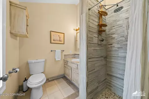Bath - 8201 Robert Dr, Anchorage, AK 99516 photo 2 of 5