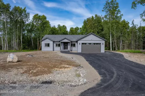 9413 W Palermo Cir, Wasilla, AK 99623