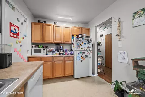 Kitchen - 647 E 73rd Ave, Anchorage, AK 99518 photo 4 of 11