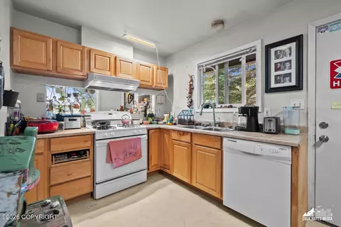Kitchen - 647 E 73rd Ave, Anchorage, AK 99518 photo 1 of 11