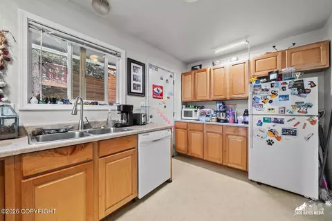 Kitchen - 647 E 73rd Ave, Anchorage, AK 99518 photo 3 of 11