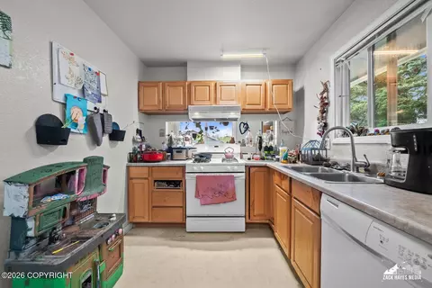 Kitchen - 647 E 73rd Ave, Anchorage, AK 99518 photo 2 of 11