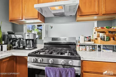 Kitchen - 647 E 73rd Ave, Anchorage, AK 99518 photo 8 of 11