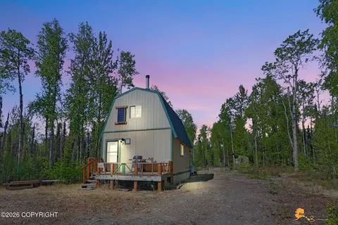 19743 E Good Fishin Ave, Willow, AK 99688