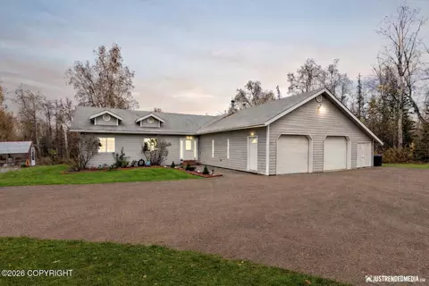 8961 W Sanderling Dr, Wasilla, AK 99623