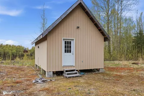 27048 W Parks Hwy, Willow, AK 99688