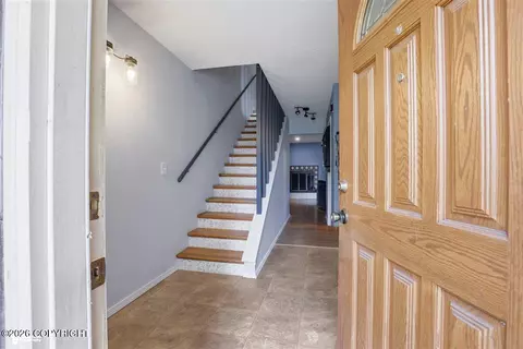 7020 Meteor Ct, Anchorage, AK 99504
