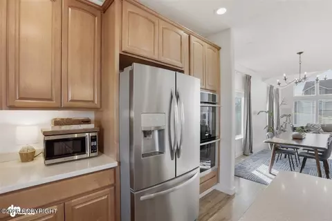 Kitchen - 16555 Baird Cir, Eagle River, AK 99577 photo 4 of 6