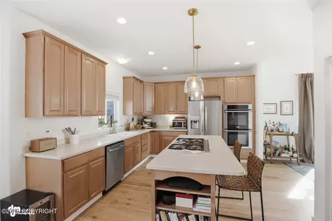 Kitchen - 16555 Baird Cir, Eagle River, AK 99577 photo 2 of 6