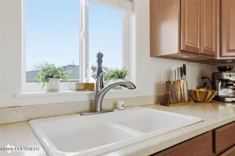 Kitchen - 16555 Baird Cir, Eagle River, AK 99577 photo 3 of 6