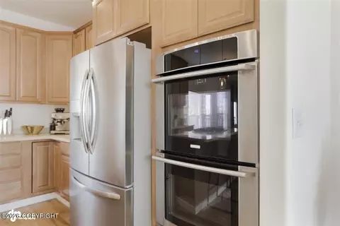 Kitchen - 16555 Baird Cir, Eagle River, AK 99577 photo 5 of 6
