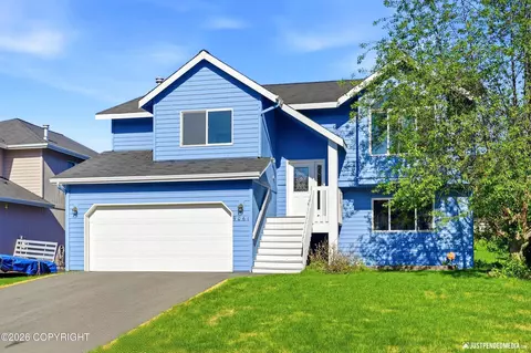 9061 Little Brook St, Anchorage, AK 99507