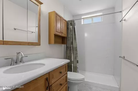 Bath - 3604 E 18th Ave, Anchorage, AK 99508 photo 3 of 4