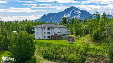 6251 E Chickadee Dr, Palmer, AK 99645