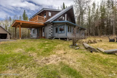 37587 El Camino Ct, Sterling, AK 99672