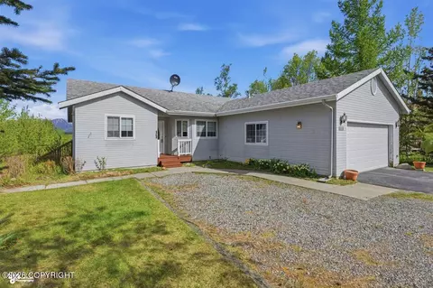 8861 E Kiva Way, Palmer, AK 99645