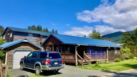 704 Main St, Craig, AK 99921