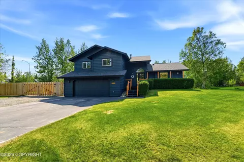 2395 N Kelso Ln, Palmer, AK 99645