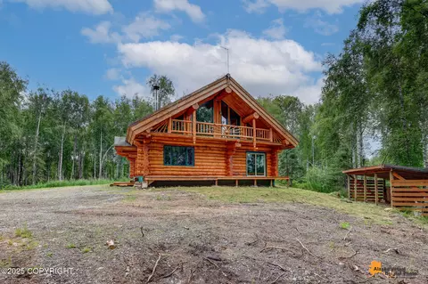 18960 E Future Rd, Talkeetna, AK 99676