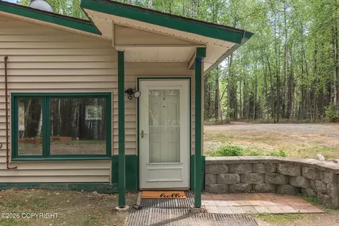 6401 W Fuller Lake Cir, Wasilla, AK 99623