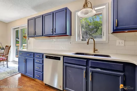 Kitchen - 19655 Belduque Ct, Chugiak, AK 99567 photo 3 of 4