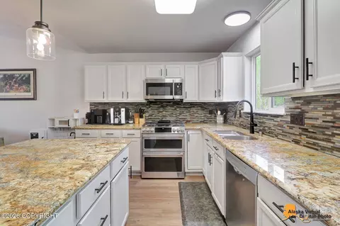 Kitchen - 20527 Birch Crest Ln, Eagle River, AK 99577 photo 7 of 10
