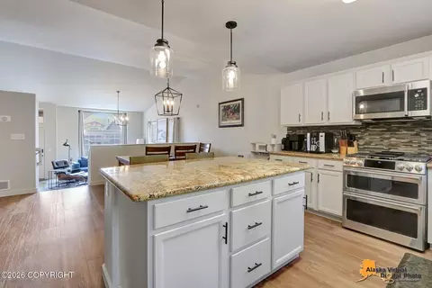 Kitchen - 20527 Birch Crest Ln, Eagle River, AK 99577 photo 6 of 10