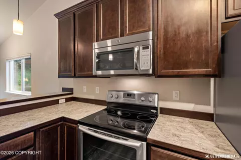 Kitchen - 13115 Rosser Dr, Eagle River, AK 99577 photo 4 of 5