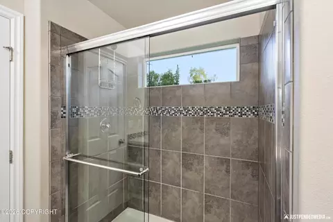 Bath - 13115 Rosser Dr, Eagle River, AK 99577 photo 3 of 4
