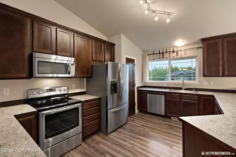 Kitchen - 13115 Rosser Dr, Eagle River, AK 99577 photo 2 of 5
