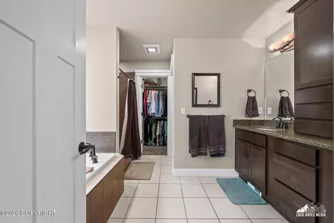 Bath - 13314 Rosser Dr, Eagle River, AK 99577 photo 2 of 5