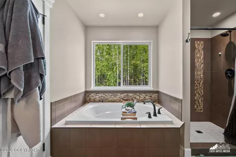 Bath - 13314 Rosser Dr, Eagle River, AK 99577 photo 4 of 5