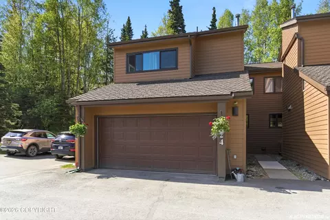 6624 Lakeway Dr, Anchorage, AK 99502