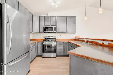 Kitchen - 20469 Icefall Dr, Eagle River, AK 99577 photo 2 of 4