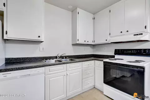 Kitchen - 525 E 14th Ave, Anchorage, AK 99501 photo 4 of 4