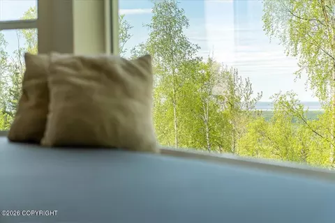 Bedroom - 19010 Upper Fish Hatchery Rd, Eagle River, AK 99577 photo 5 of 12