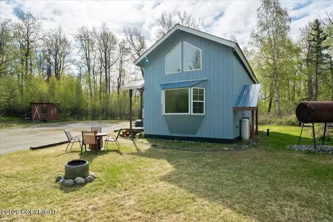 9329 N Little Otter Dr, Palmer, AK 99645