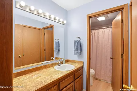 Bath - 18327 Hidden Falls Ave, Eagle River, AK 99577 photo 1 of 3
