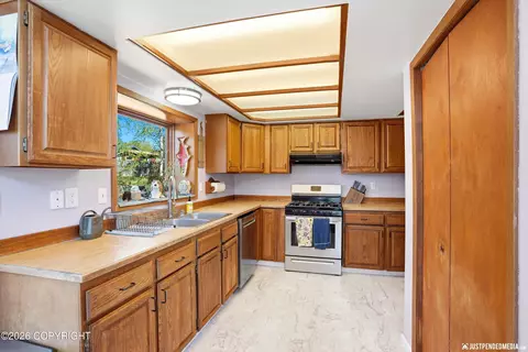 Kitchen - 18327 Hidden Falls Ave, Eagle River, AK 99577 photo 1 of 3