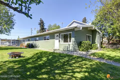 712 Cedar St, Anchorage, AK 99501
