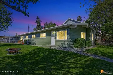 Exterior - 712 Cedar St, Anchorage, AK 99501 photo 1 of 7