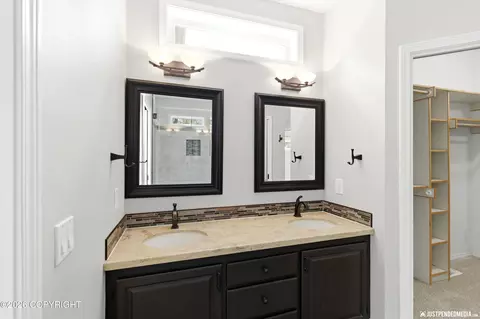 Bath - 20183 Constitution Dr, Eagle River, AK 99577 photo 2 of 6