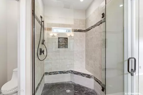Bath - 20183 Constitution Dr, Eagle River, AK 99577 photo 3 of 6