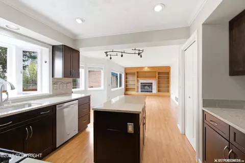 Living - 20183 Constitution Dr, Eagle River, AK 99577 photo 4 of 9