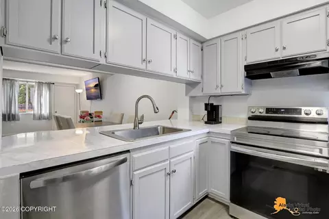 Kitchen - 4101 E 20th Ave # A-4, Anchorage, AK 99508 photo 2 of 4